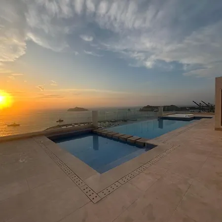 Luxurious Apartment With Ocean View